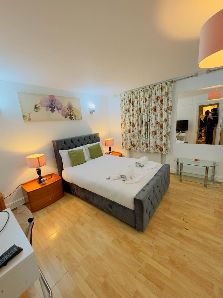 Bright Budget Studio Apartment In Central London Bagian luar foto