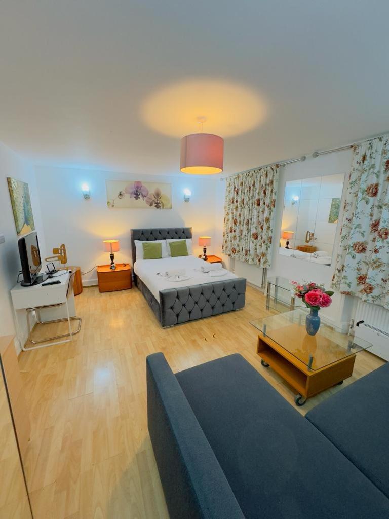 Bright Budget Studio Apartment In Central London Bagian luar foto